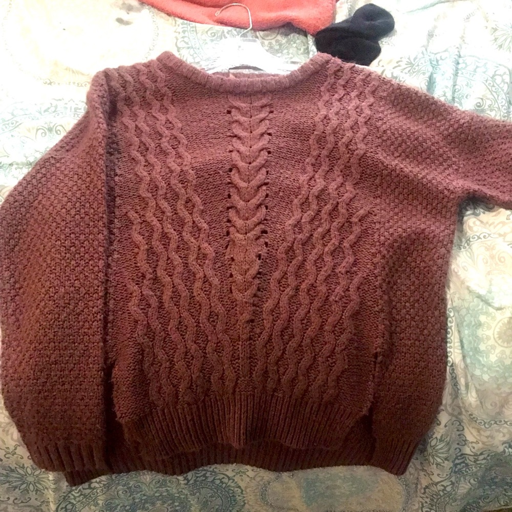 Maroon sweater